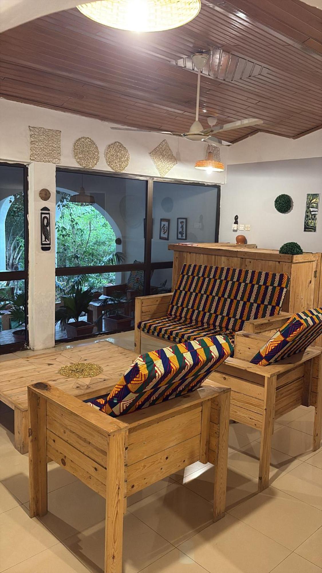African Treasure Beach Resort Kokrobite Eksteriør bilde